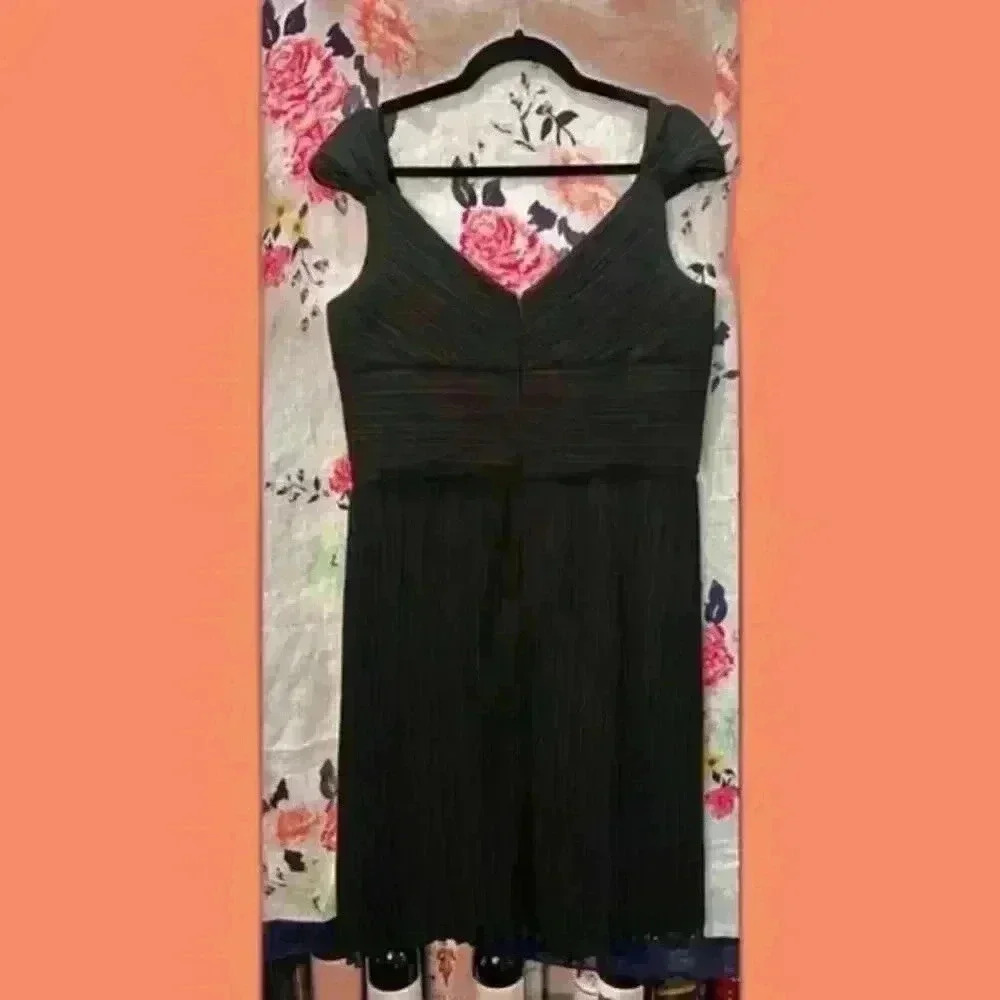 Evan Picone Formal LBD Sleeveless V-Neck Cocktail Dress Size 14